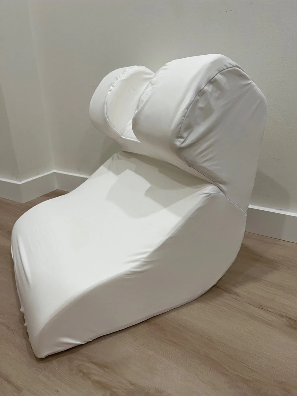 The Snorinator® Pillow, Travel Bag and Two Pillowcases